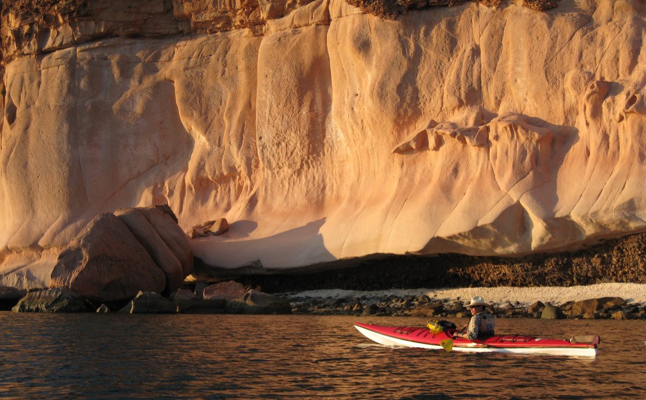 Kayaking Isla Espiritu Santo: A Migratory Glamping Adventure